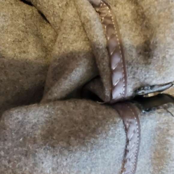 Banana republic.  Women's sz xs poncho wool cape. Detachable hood. Grey. - Picture 13 of 16